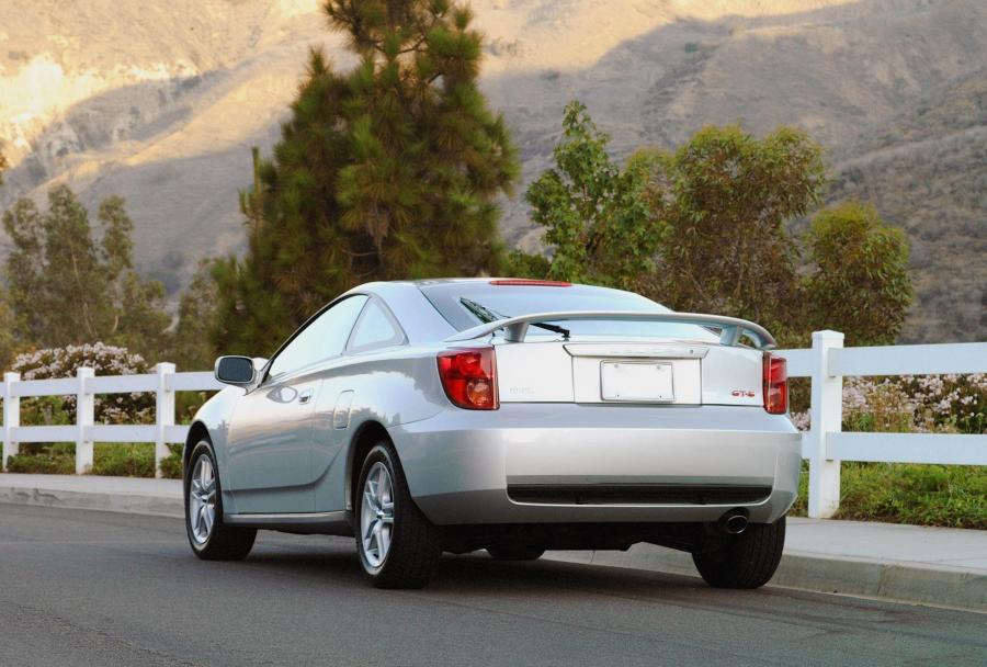  Toyota Celica 2000 года  (фото 46 из 53)
